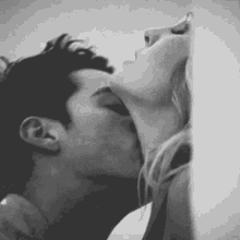 hot-makeout