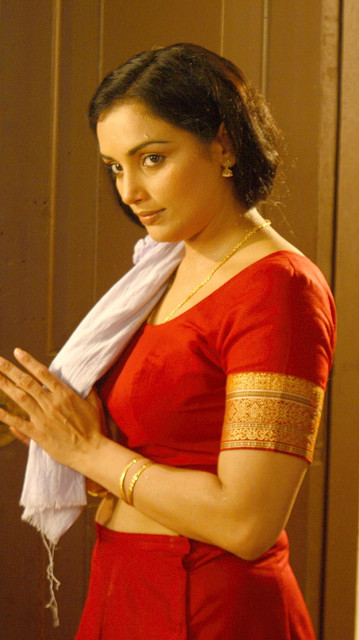 desktop-wallpaper-swetha-menon-sadgamaya-mallu-actress