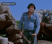 dharmendra-in-sholay-dharmendra.gif