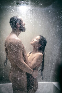 naked hipster couple in shower CUF50988 naked hipster couple in shower CUF50988
